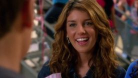 Shenae Grimes fue una estrella juvenil en los 2000