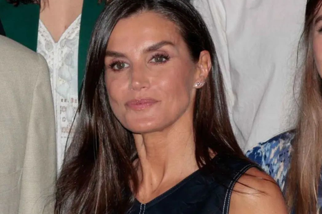 Este fue el increíble look de la Reina Letizia: un vestido único. Foto: INSTAGRAM @letiziaortizfanss