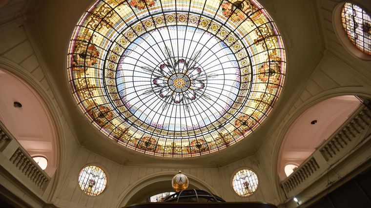 Los vitrales cuentan con un enorme valor artístico y arquitectónico. Los vitrales cuentan con un enorme valor artístico y arquitectónico.