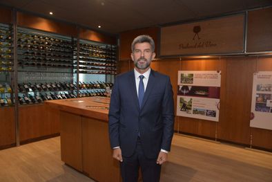 MDZol | Ulpiano Suarez en la Sala del Vino de la Ciudad de Mendoza.