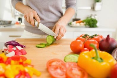 MDZol | Incorporar variedad de vegetales en las comidas principales y preparar la porción justa para no comer de más, tampoco dejare el salero en la mesa. Foto: SF