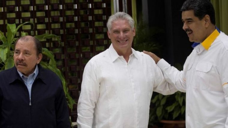 Miguel Díaz-Canel (centro) y Nicolás Maduro (derecha) son dos aliados de Daniel Ortega (izquierda) Foto: Getty Images
