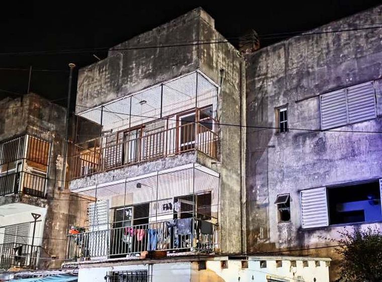 Investigan la causa del incendio que provocó la muerte de dos niños en Concordia.