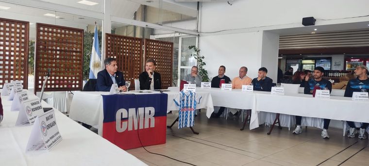 Regatas y Atlético Argentino se unieron para potenciar el desarrollo del fútbol 11. Regatas y Atlético Argentino se unieron para potenciar el desarrollo del fútbol 11.