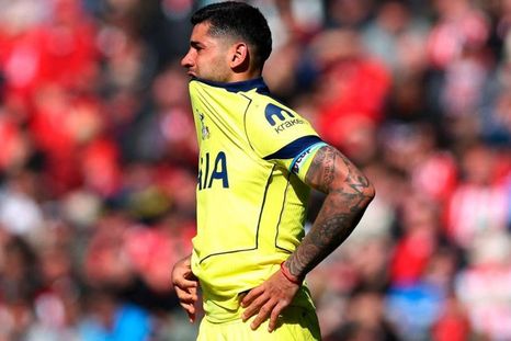 Cuti Romero: lesión y llanto desconsolado en la derrota de los Spurs ante Sunderland. Cuti Romero: lesión y llanto desconsolado en la derrota de los Spurs ante Sunderland.