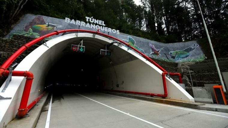 Esta es una de las entradas al flamante túnel de la Línea, cuyo nombre, Barranquero, hace homenaje a un loro común de la zona. Foto: MINISTERIO DE TRANSPORTE