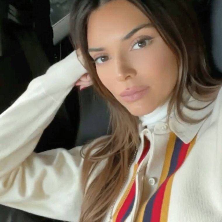 Kendall Jenner nos prepara para una de las tendencias 2022: el pantalón sastre Foto: E! Online