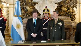 El presidente Javier Milei le tomó juramento a Carlos Presti como nuevo ministro de Defensa. El presidente Javier Milei le tomó juramento a Carlos Presti como nuevo ministro de Defensa.