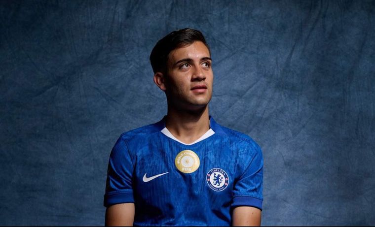 Facundo Buonanotte no cumplirá su sueño: el Chelsea no dejó afuera de la Champions.