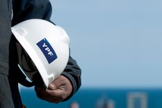 reclamo ex ypefianos: estamos esperando que la nena de la orden