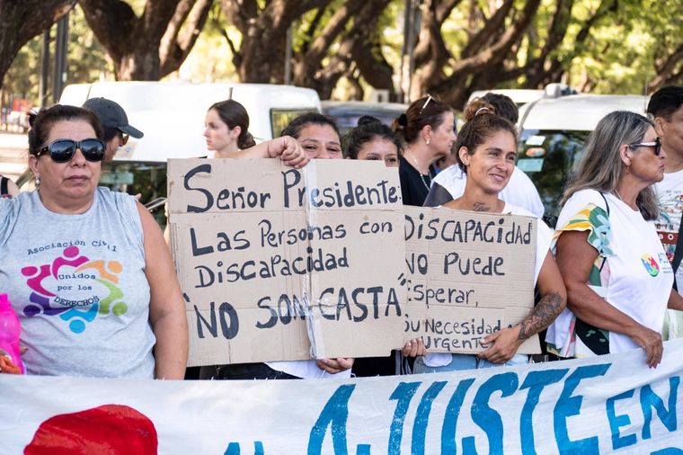 Hubo manifestaciones en todo el país contra el ajuste de Milei. Foto: @NormaLopezSF