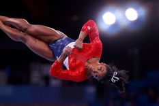 La velocidad y potencia que se requieren en la gimnasia de alto nivel significa que cualquier pérdida de control puede resultar siendo peligrosa para los atletas. Foto: REUTERS