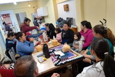 abrazo maternal: madres de la villa 31 asisten a mujeres con embarazos vulnerables