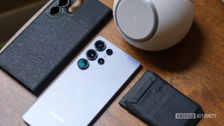 La nueva batería inalámbrica facilitaría la carga magnética sin fundas en el Galaxy S26. La nueva batería inalámbrica facilitaría la carga magnética sin fundas en el Galaxy S26.