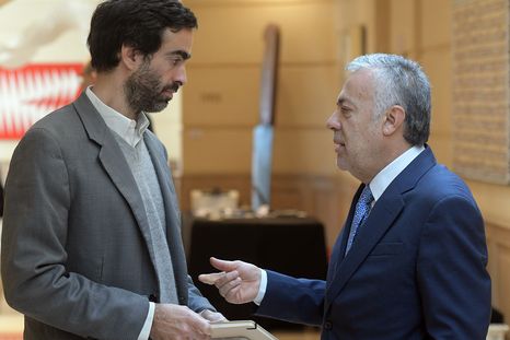 El ministro de Hacienda, Víctor Fayad, junto al gobernador Alfredo Cornejo. El ministro de Hacienda, Víctor Fayad, junto al gobernador Alfredo Cornejo.