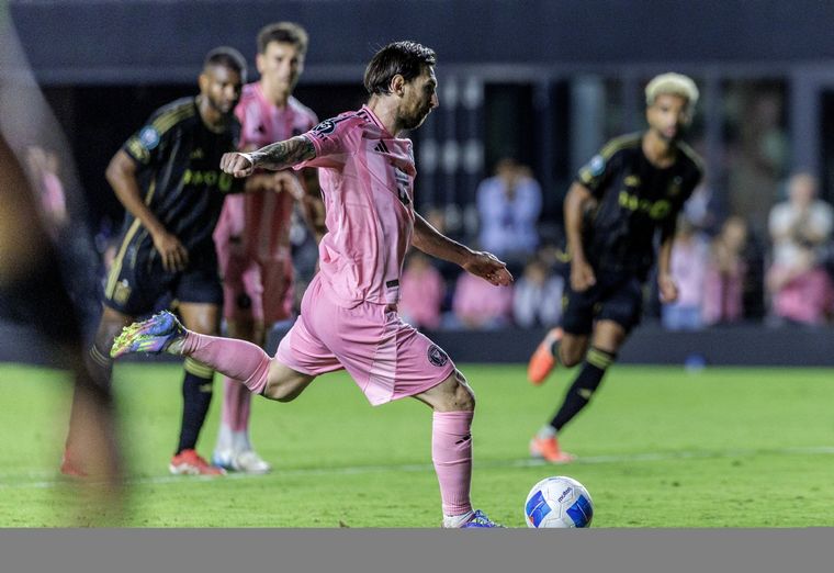 El lamento del DT de LAFC por la eliminación de su equipo ante el Inter Miami de Messi. Foto: EFE
