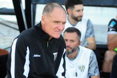 Darío Franco, DT de Gimnasia y Esgrima, se encuentra de vacaciones a la espera de una definición sobre su futuro.