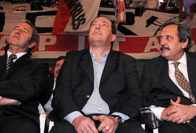 Tres figuras del radicalismo: Cobos, Sanz y Alfonsín. Foto: NA