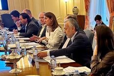 Cornejo fue recibido en la Embajada argentina en el Reino Unido. Foto: Prensa Gobierno de Mendoza