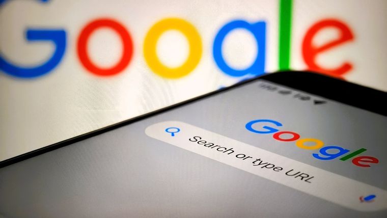 Los usuarios de Motorola disfrutan de una integración única con la nube y el almacenamiento de fotos. Los usuarios de Motorola disfrutan de una integración única con la nube y el almacenamiento de fotos.