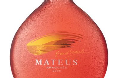 MDZol | Mateus,en este caso Rose, la marca que hizo famosa a la bodega en todo el mundo motivada por las cantimploras utilizadas en la Primera Guerra Mundial. Foto: Gentileza