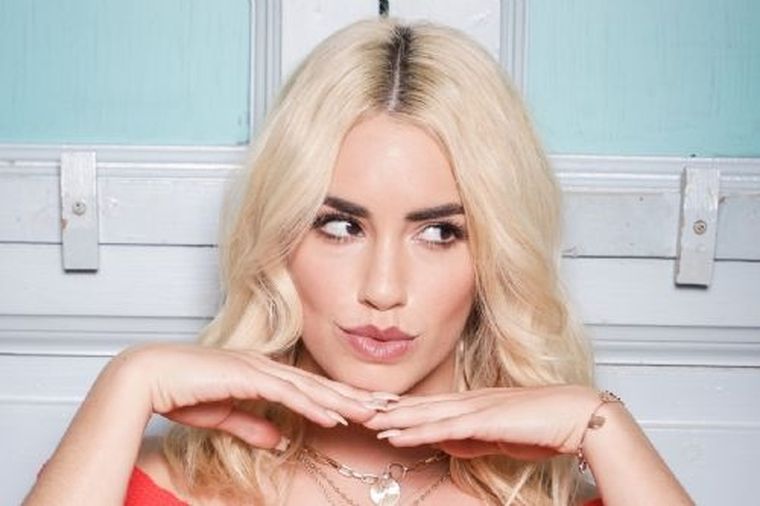 Lali Espósito. Lali Espósito.