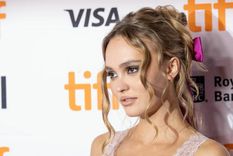 Lily Rose Depp hace su debut en The Idol y causa una revolución Lily-Rose Depp es una modelo y actriz hija de Johnny Depp y Vanessa Paradis. Foto: https://www.vanitatis.elconfidencial.com/celebrities/2022-05-13/lily-rose-defensa-padre-johnny-depp-juicio-amber-heard_3424116/