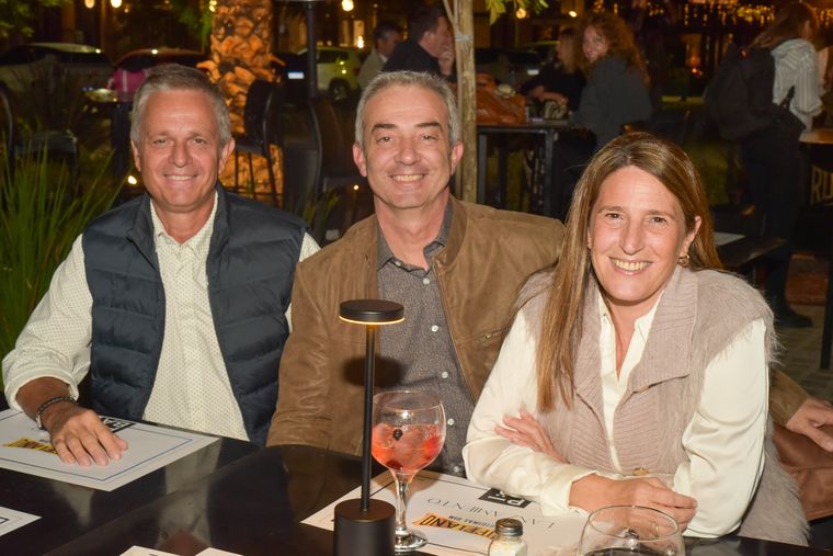 Guillermo Anderegg, José Carrasco, María Laura Avena. Guillermo Anderegg, José Carrasco, María Laura Avena.