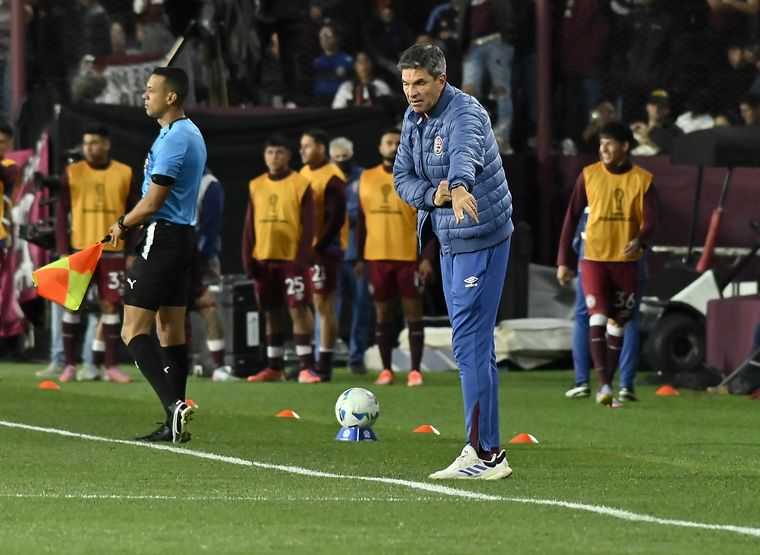 La frase de Carlos Bianchi que citó Mauricio Pellegrino tras consagrarse campeón con Lanús.