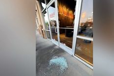 roba su restoran y el le ofrece trabajo sin policias, sin preguntas