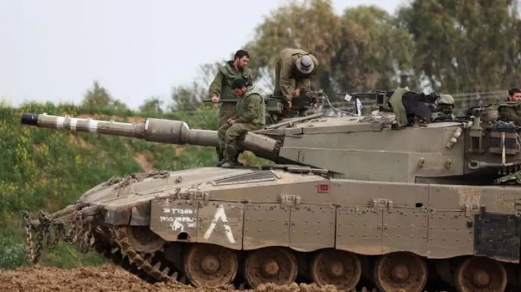 La caída del PIB se da en momentos en que alrededor de 250.000 personas han sido llamadas a pelear en la guerra. Foto: GETTY IMAGES