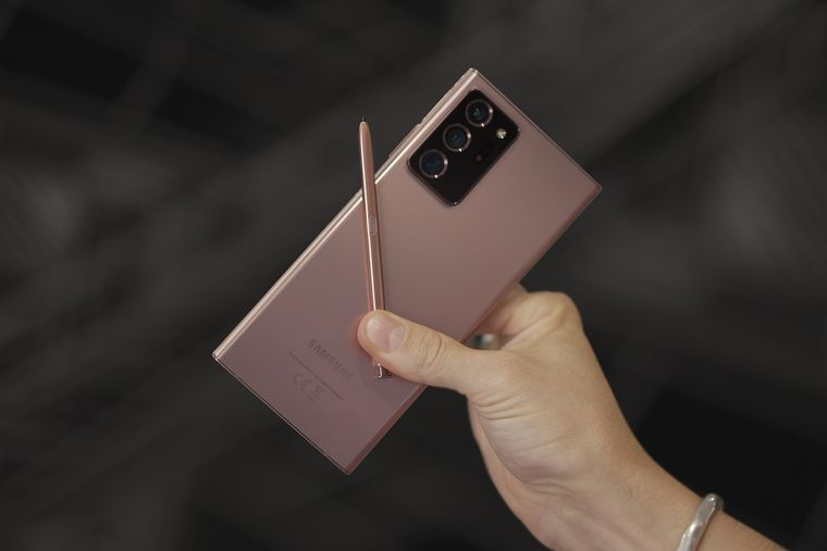 El fin del soporte deja al Samsung Galaxy Note 20 sin nuevas funciones ni mejoras de seguridad. El fin del soporte deja al Samsung Galaxy Note 20 sin nuevas funciones ni mejoras de seguridad.