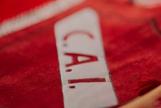 La CD de Independiente se expidió sobre la polémica por el sponsoreo técnico de su camiseta. La CD de Independiente se expidió sobre la polémica por el sponsoreo técnico de su camiseta.