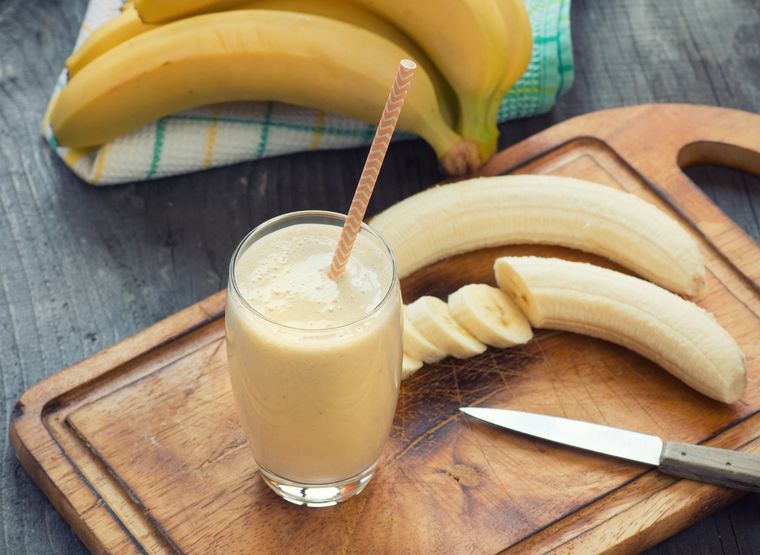 El batido de banana aporta proteínas, carbohidratos y grasas saludables al organismo. Foto: Shutterstock