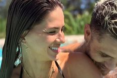 En las últimas horas Mauro Icardi compartió un particular posteo en el feed de su cuenta de Instagram, en el que se lo ve besando apasionadamente a la China Suárez frente a la majestuosa Catedral de Milán. Foto: Instagram @mauroicardi