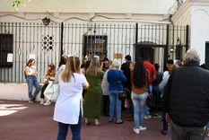 Cientos de personas acudieron a los consulados tras conocerse la entrada en vigencia de la Ley de Nietos Foto: ALF PONCE MERCADO / MDZ Cientos de personas acudieron a los consulados tras conocerse la entrada en vigencia de la Ley de Nietos Foto: ALF PONCE MERCADO / MDZ