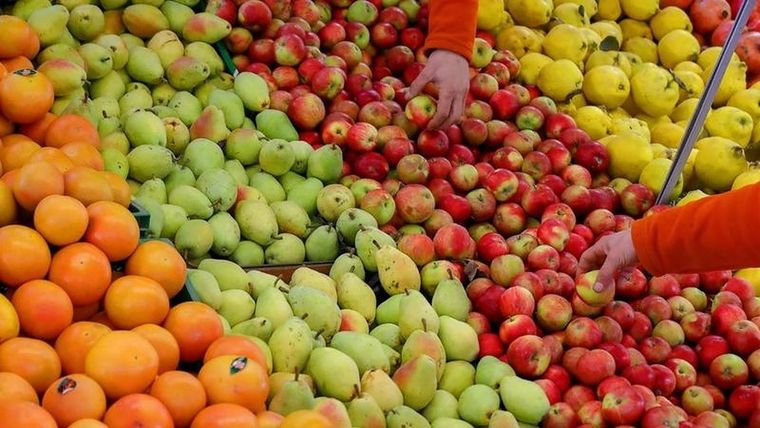 Foto: GETTY IMAGES. La mejor forma de consumir una dieta variada es comiendo colores variados.