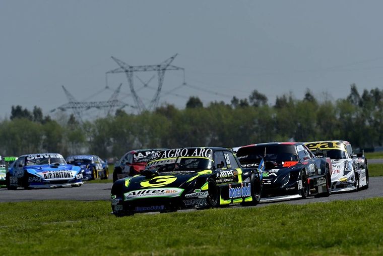 Los fans del automovilismo celebran el anuncio Foto: ACTC