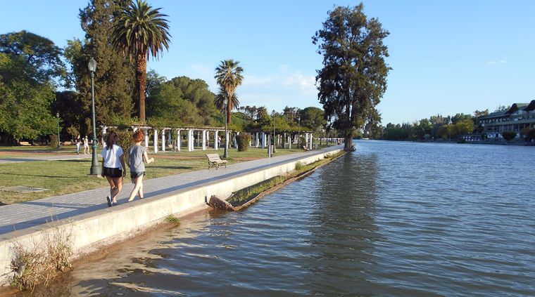 El Parque San Martín es uno de los lugares más elegidos por los turistas en Semana Santa. El Parque San Martín es uno de los lugares más elegidos por los turistas en Semana Santa.