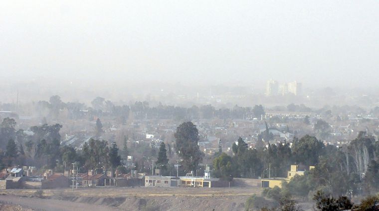 El SMN anunció fuertes vientos para gran parte del sur argentino. Foto: ALF PONCE MERCADO / MDZ