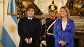 El presidente Javier Milei y su nueva ministra de Seguridad, Alejandra Monteoliva. El presidente Javier Milei y su nueva ministra de Seguridad, Alejandra Monteoliva.
