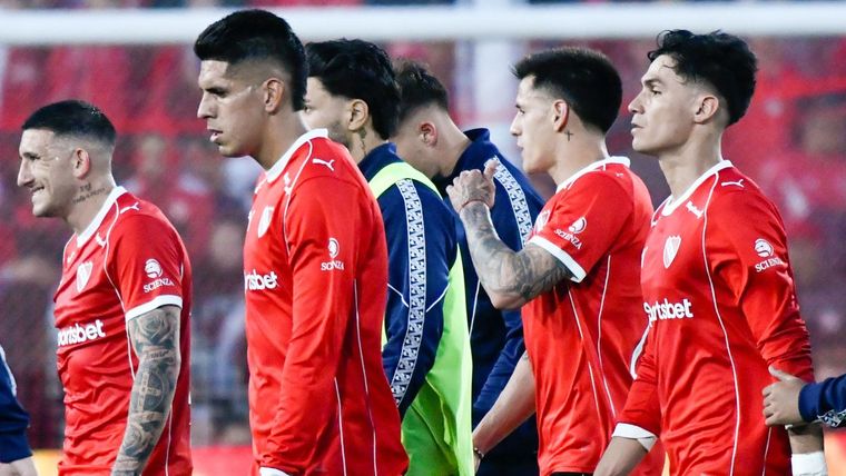 Luego de la derrota ante Banfield, Vaccari presentó la renuncia y la CD del Rojo busca técnico a contrarreloj.&nbsp;