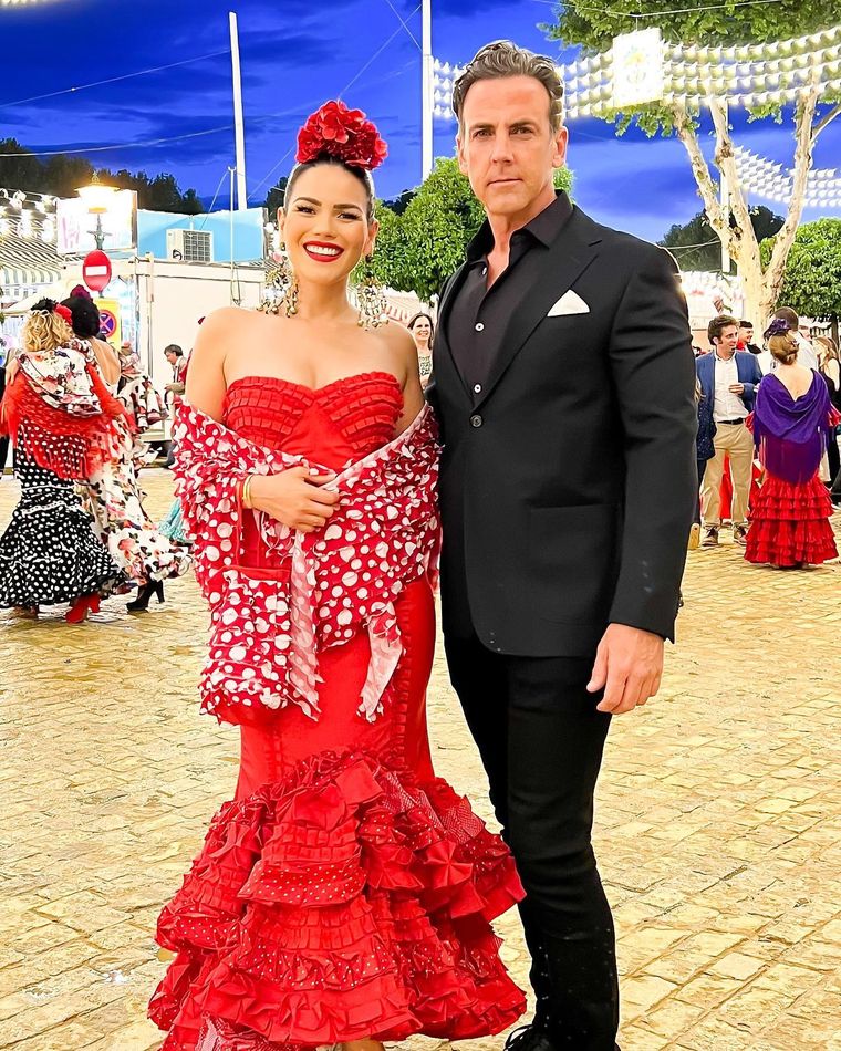 Carlos Ponce y Karina Banda están muy enamorados