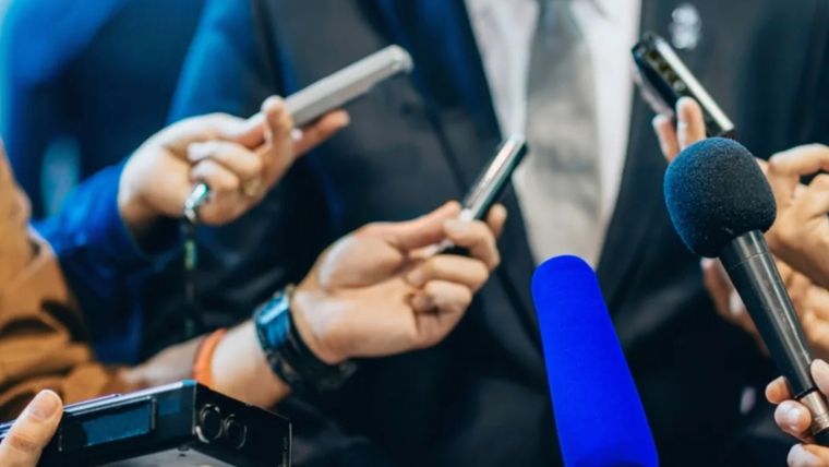 Mirando el entorno público de nuestro país, me pregunto qué aporte inmediato pueden realizar los expertos en comunicación a una sociedad estresada Foto: MDZ