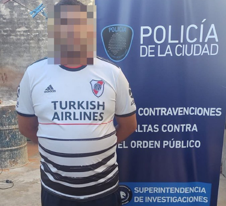 El sujeto fue trasladado a una comisaría.