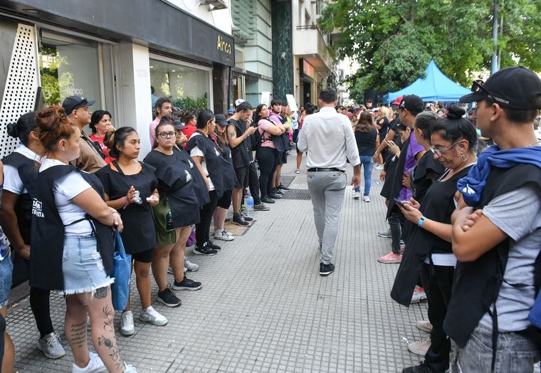Manifestantes reclamaron por falta de alimentos a merenderos Foto: Noticias Argentinas