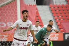 José Manuel López festeja el gol de la victoria. Foto: @clublanus José Manuel López festeja el gol de la victoria. Foto: @clublanus