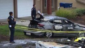 Un avión se estrelló en un barrio de San Diego, Estados Unidos: un muerto y casas incendiadas