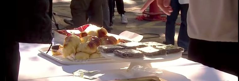 Los alumnos llevaron brownies, muffins y otras cosas dulces.