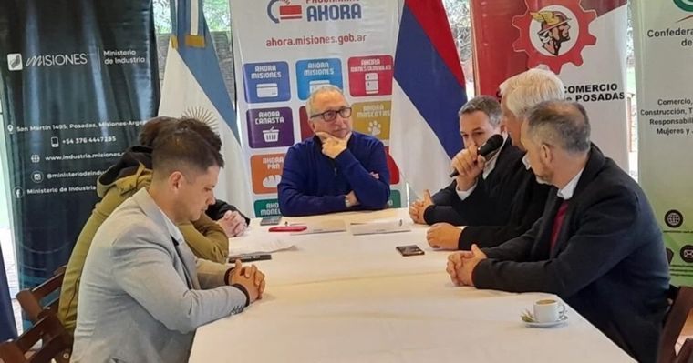 El gobernador Hugo Passalacqua busca dotar al sector privado de herramientas que impulsen la producción. Foto: Hugo Passalacqua